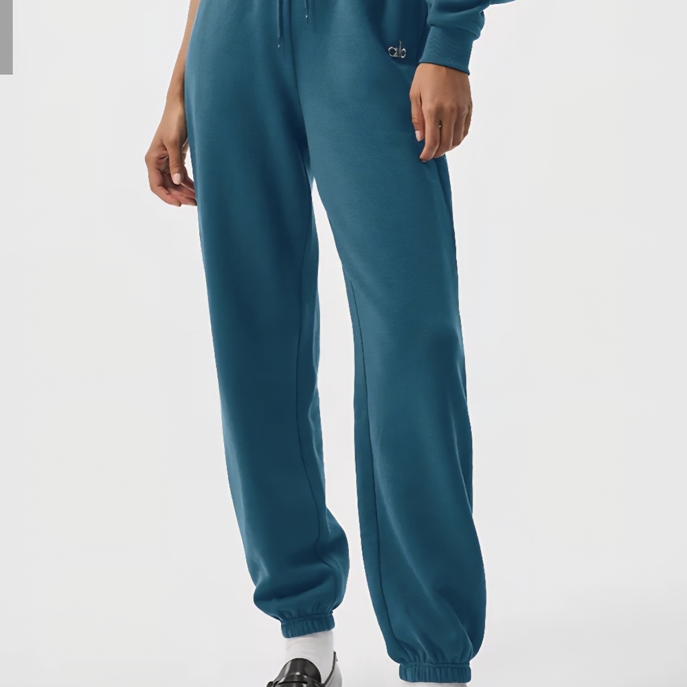 Alo Yoga Accolade Jogger in Eclipse Blue sz MEDIUM